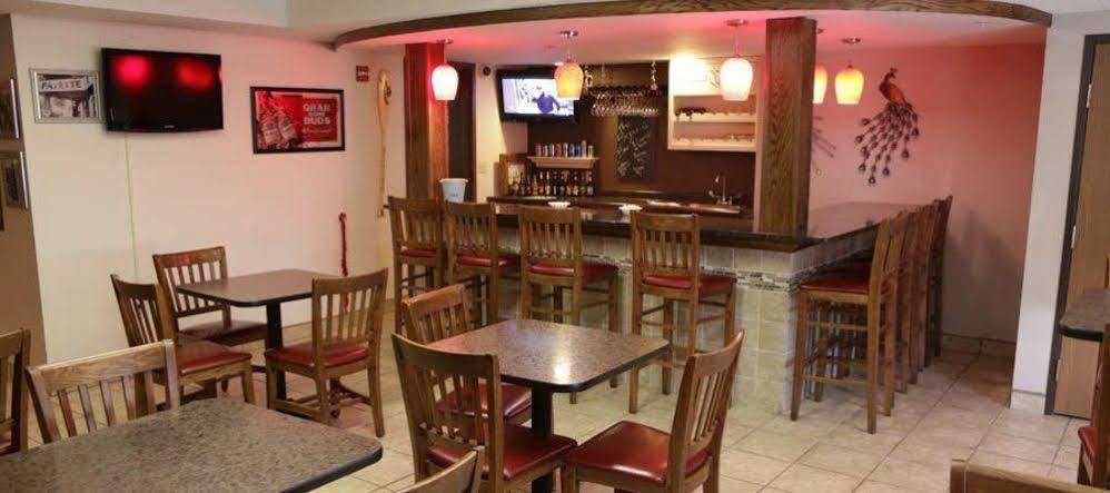 Boarders Inn Fayette Exterior photo